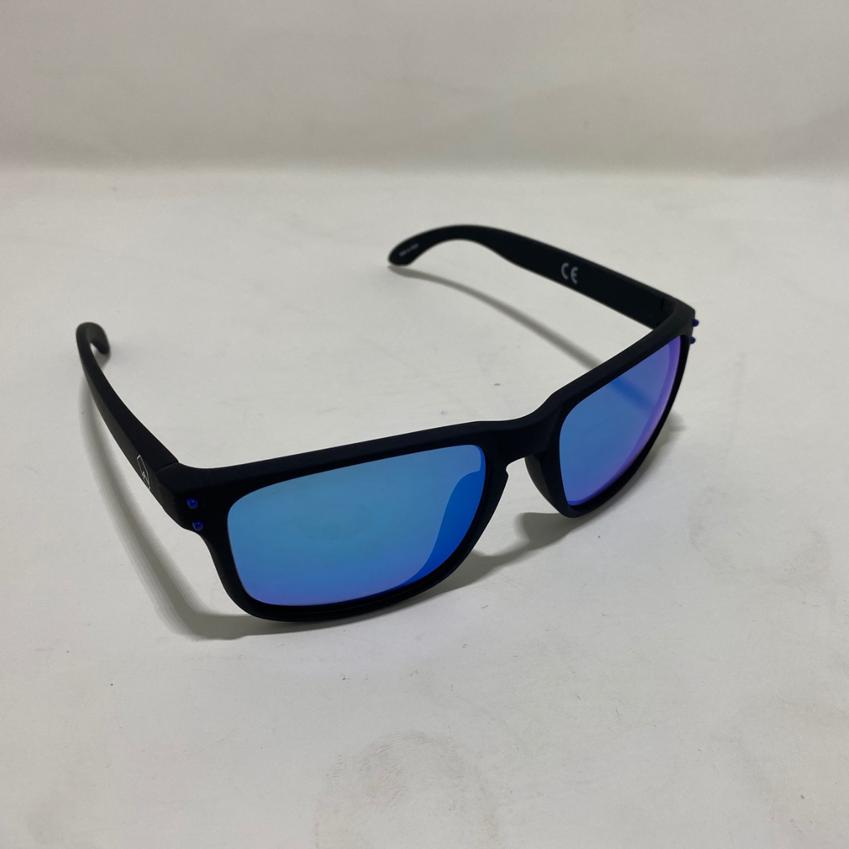 PM Sunglasses  Black / Blue with Bag