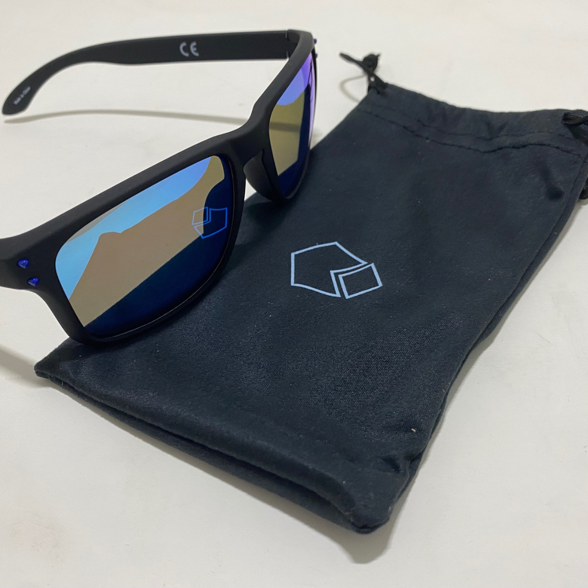 PM Sunglasses  Black / Blue with Bag