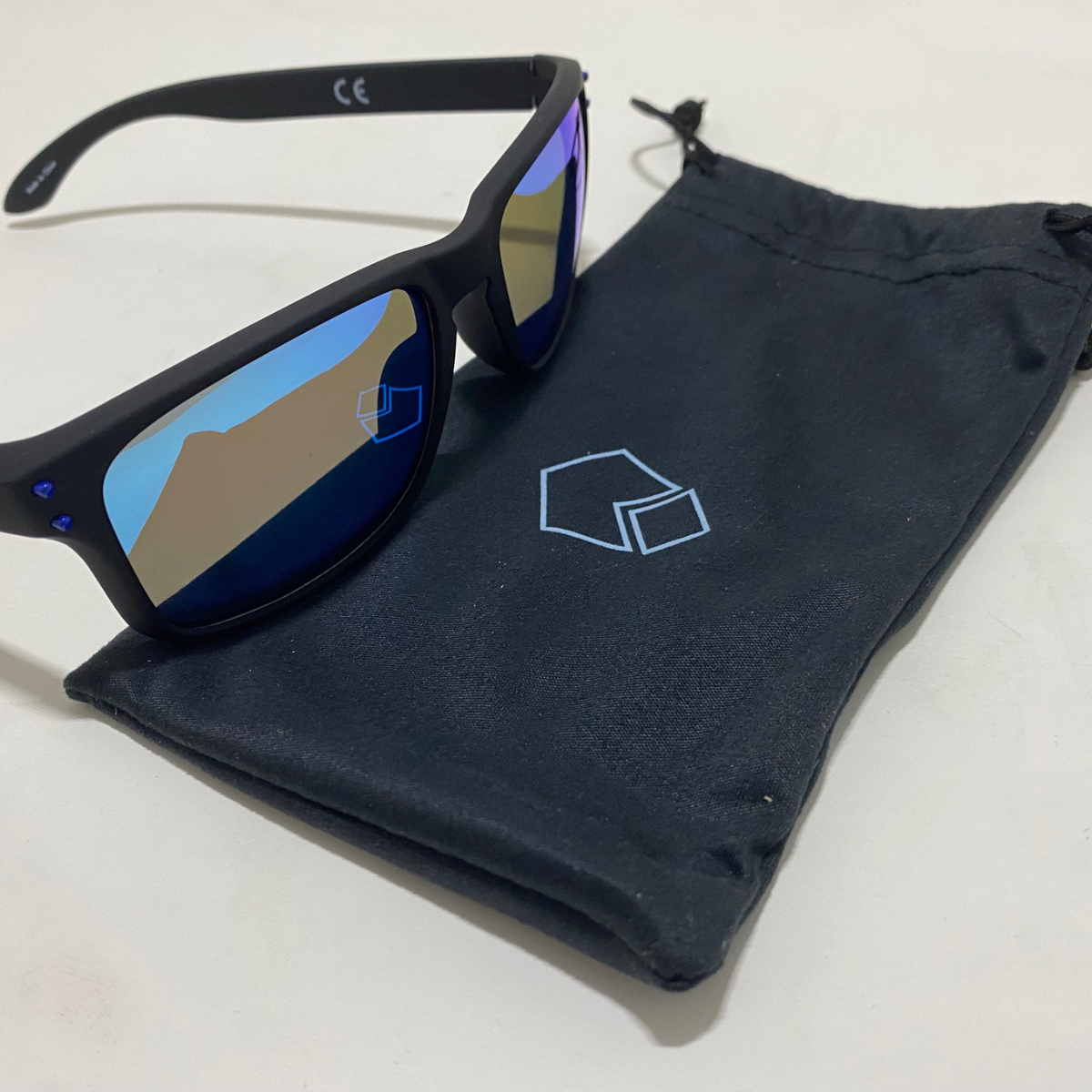 PM Sunglasses Black / Blue with Bag