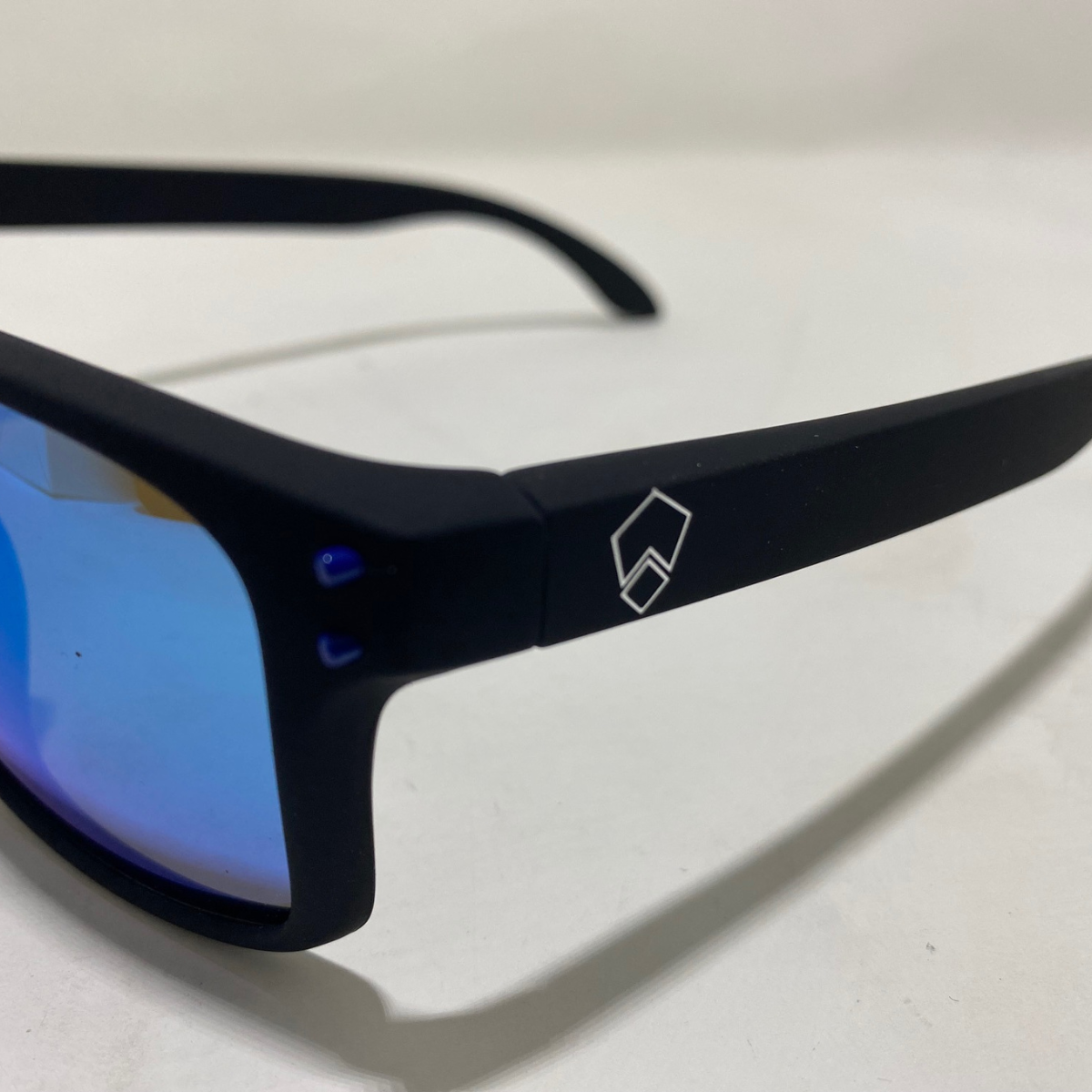 PM Sunglasses Black / Blue with Bag