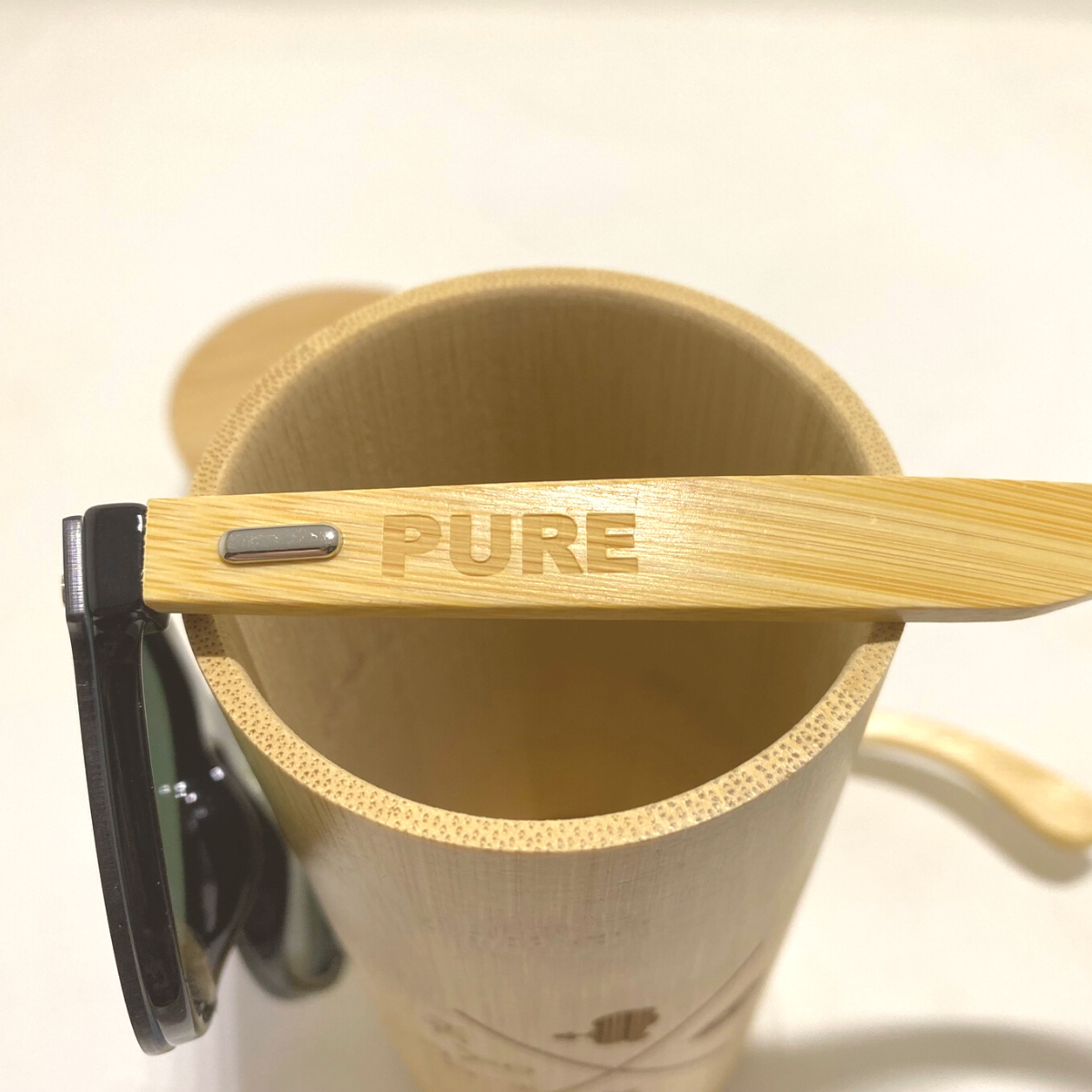 PM universal logo Sunglasses in Bamboo case