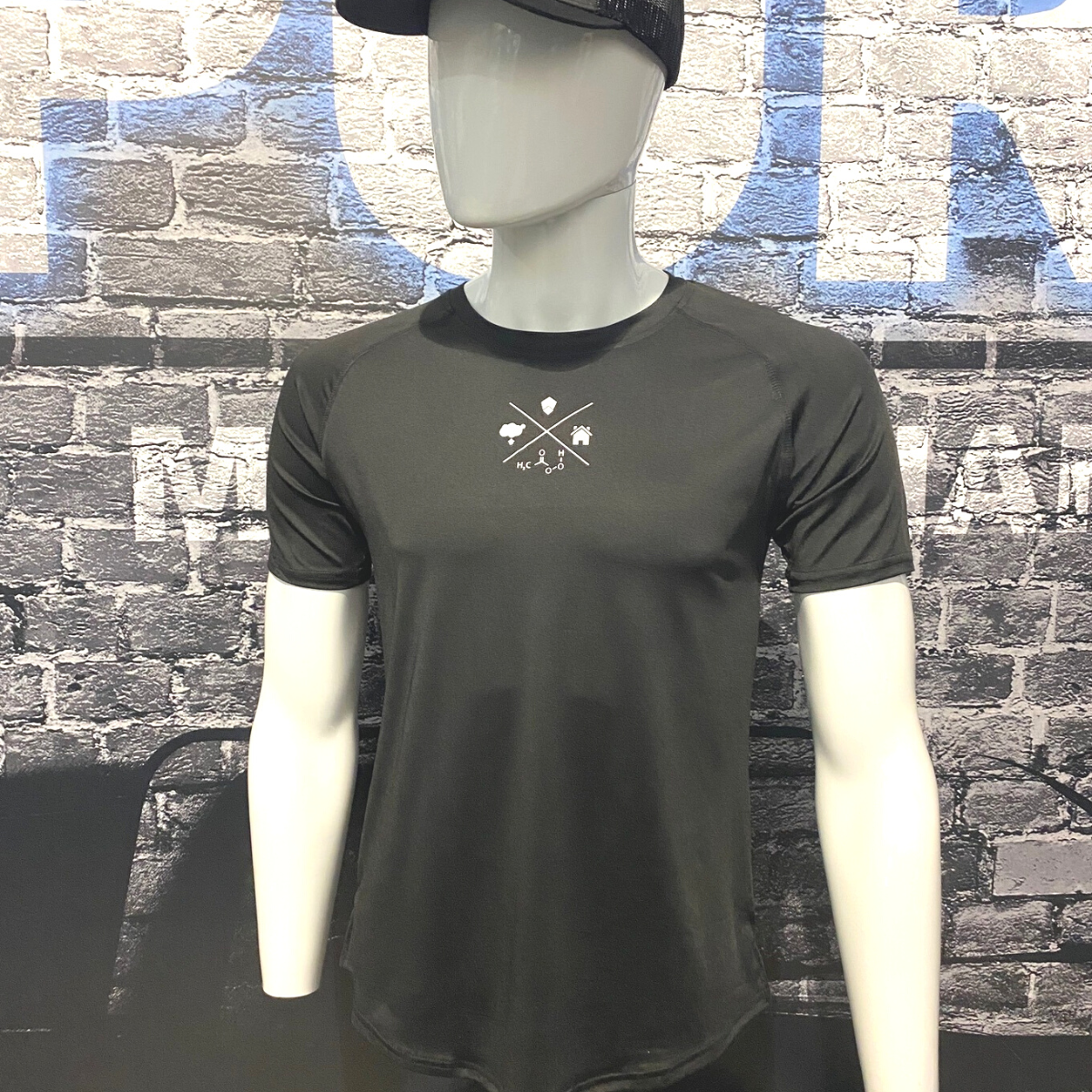 PM Black or Off-white Universal logo lightweight shirt