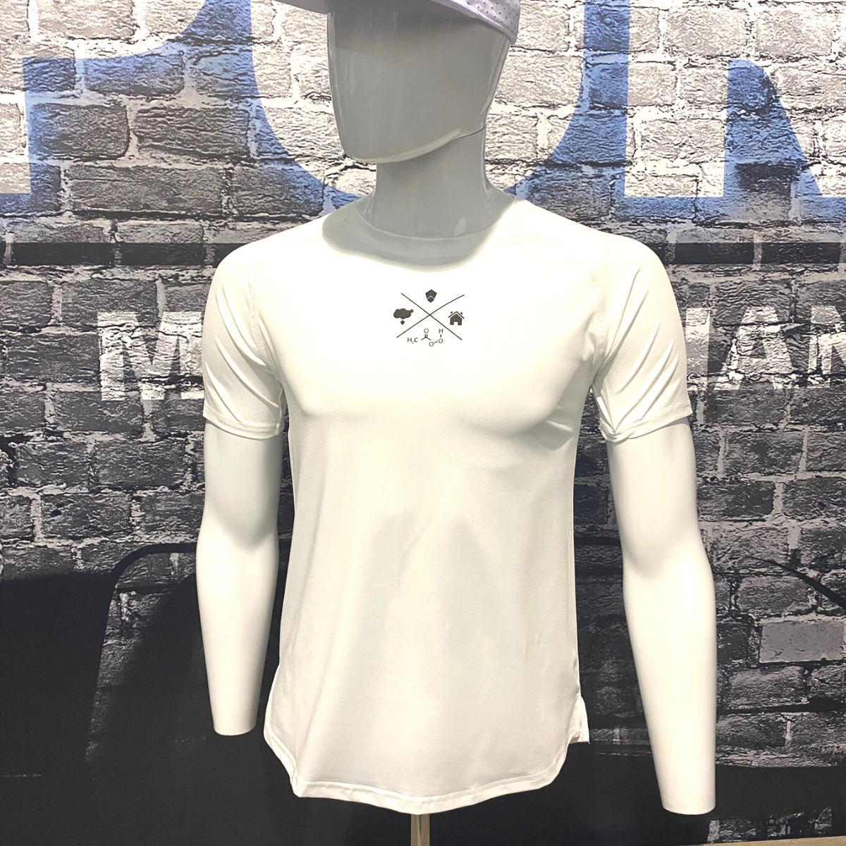 PM Black or Off-white Universal logo lightweight shirt