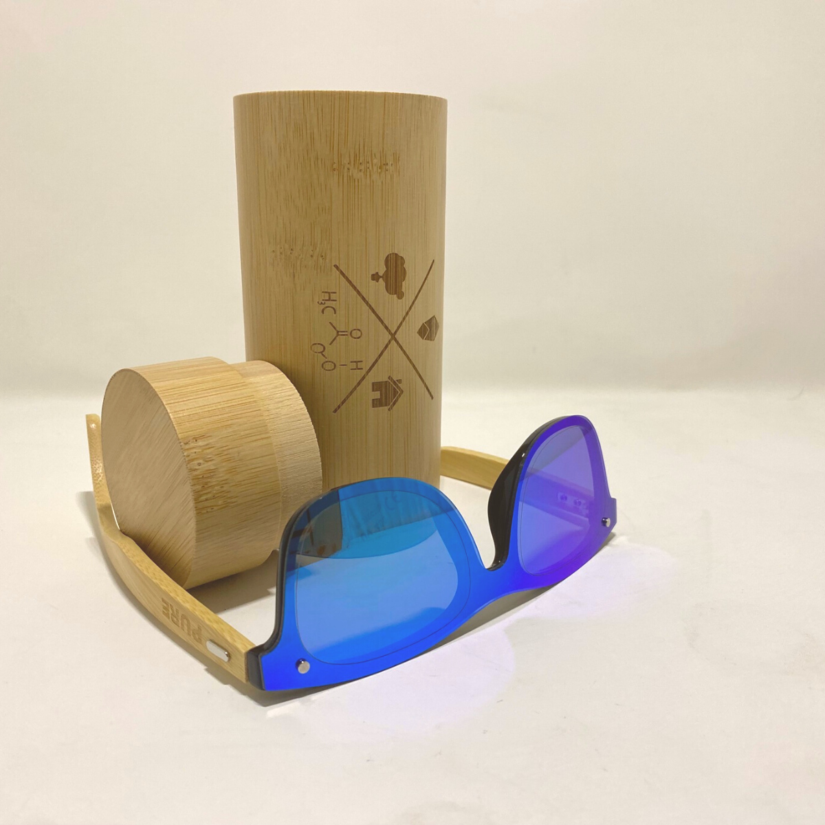 PM universal logo Sunglasses in Bamboo case